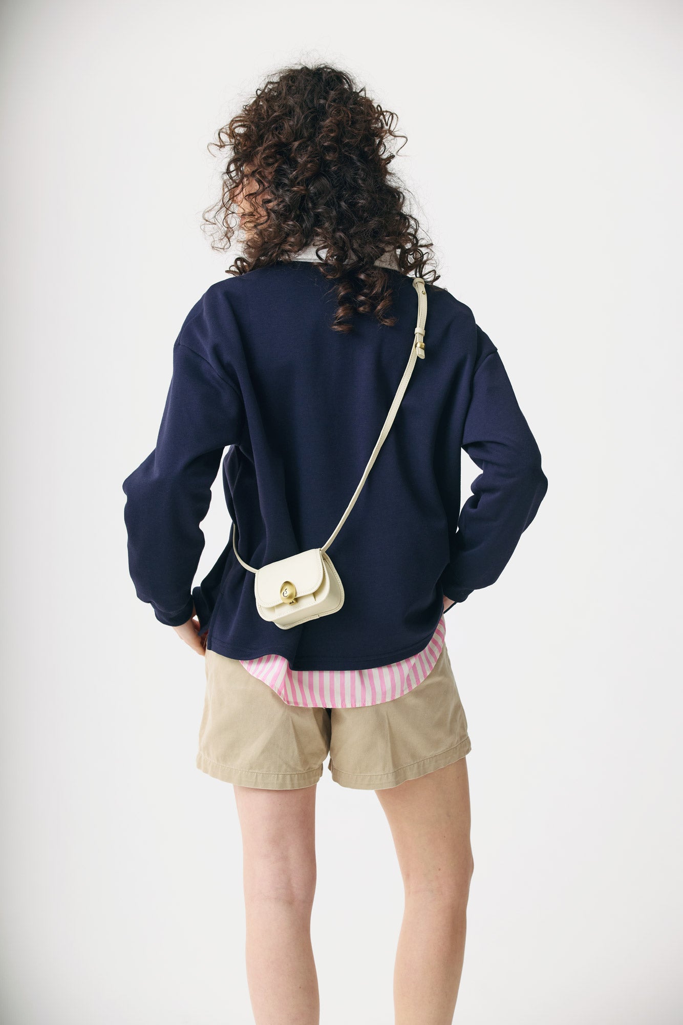 Egg wallet bag
