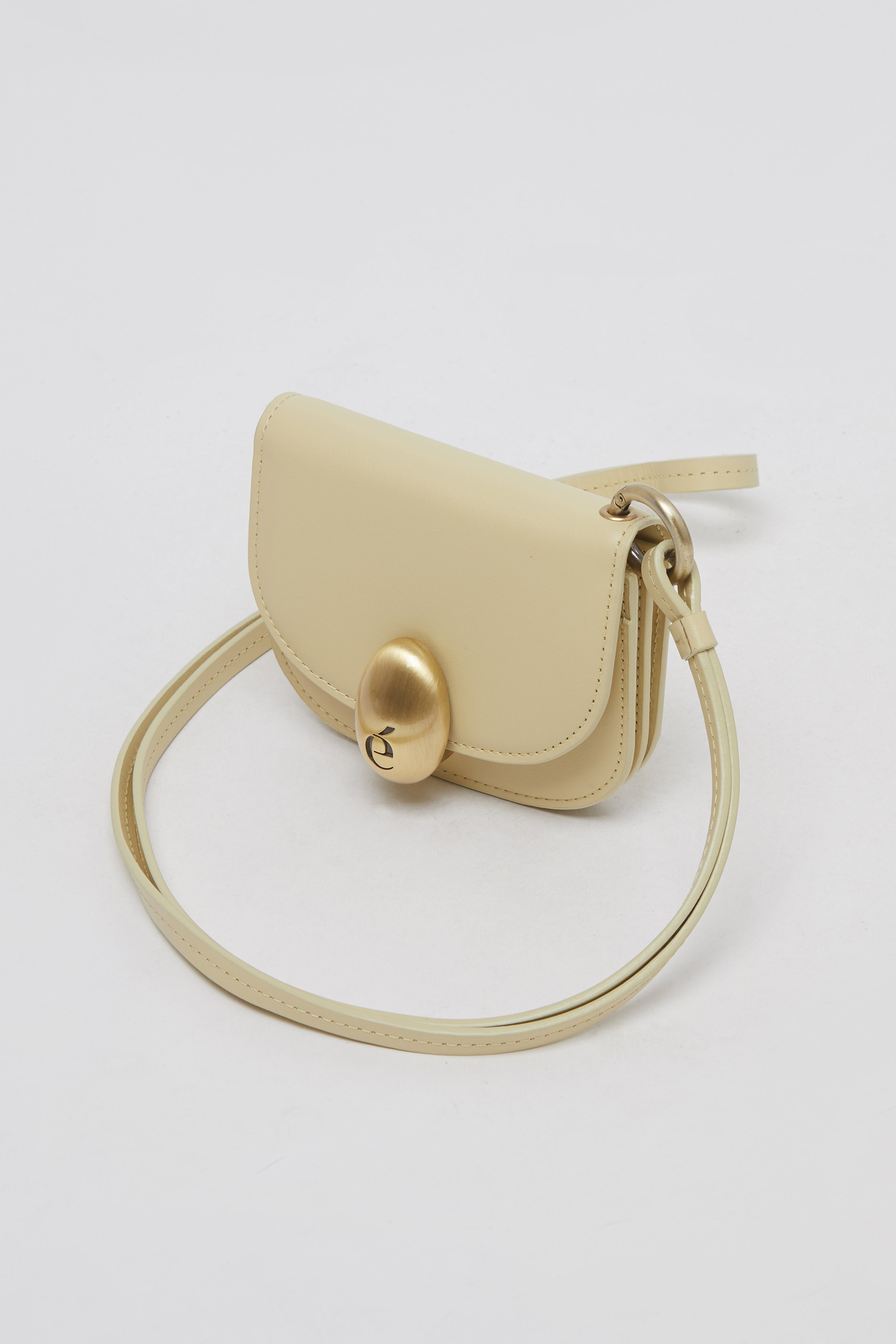 Egg mini wallet Butter