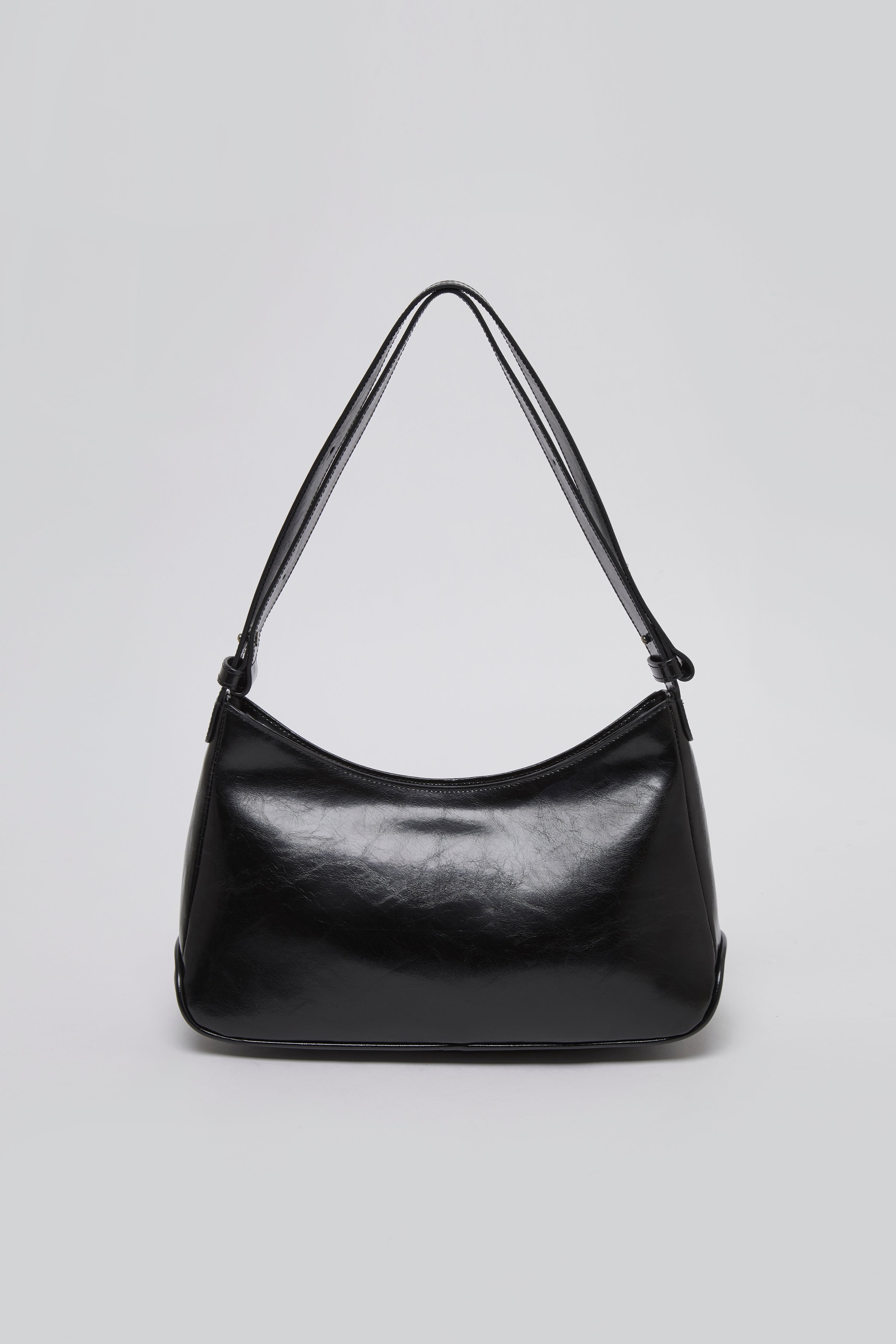 Oval room bag