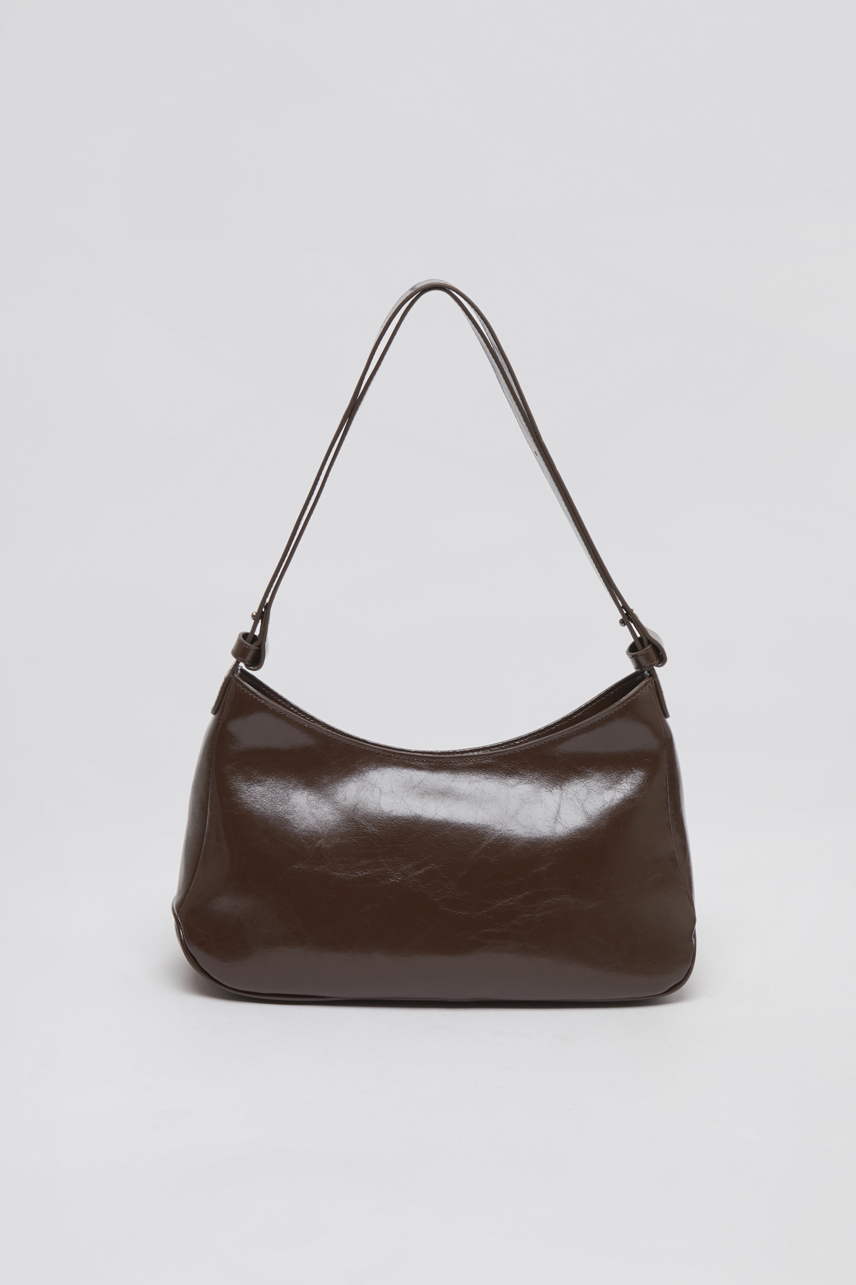Oval room bag