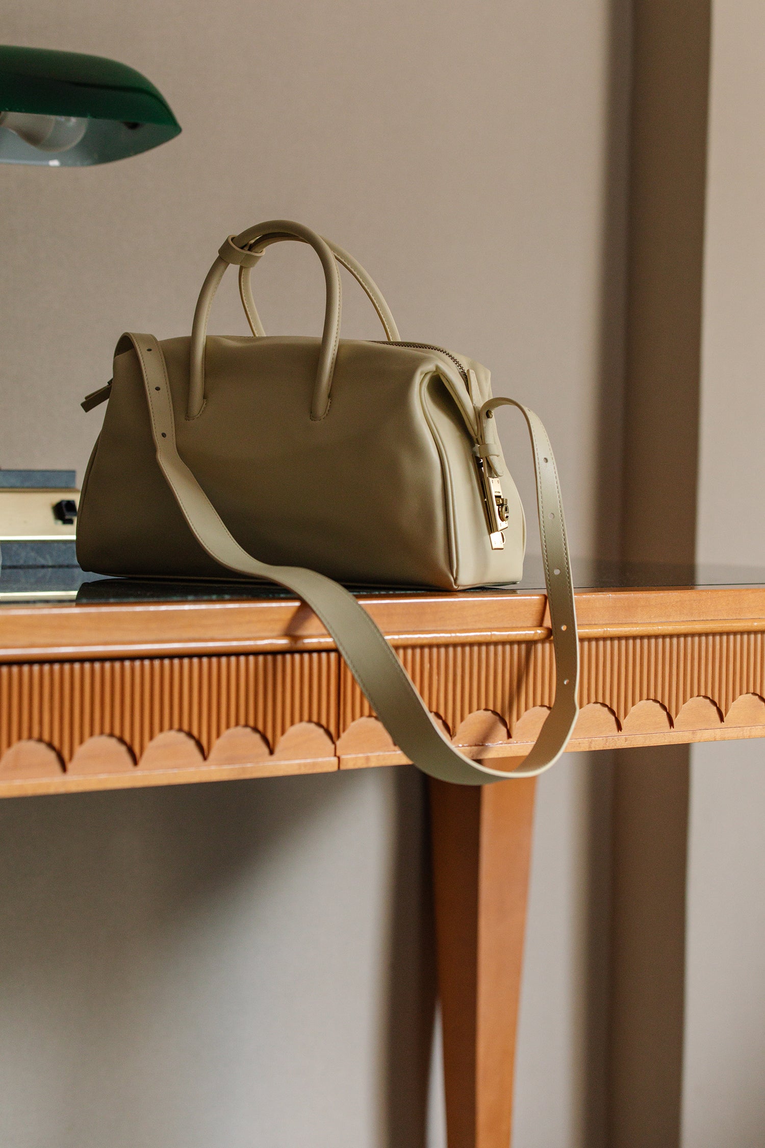 Clip tote bag