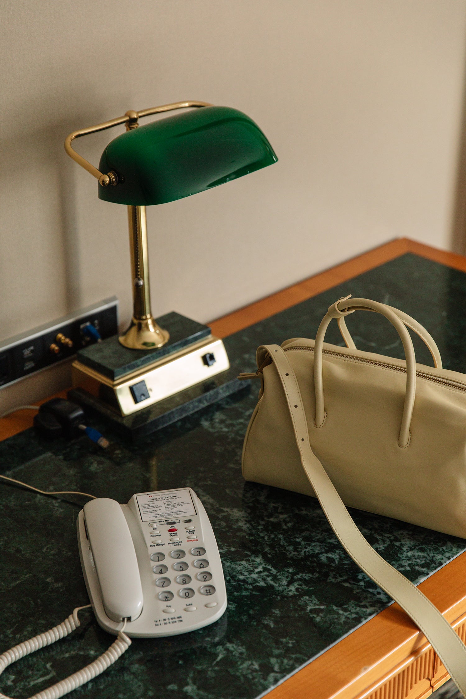 Clip tote bag