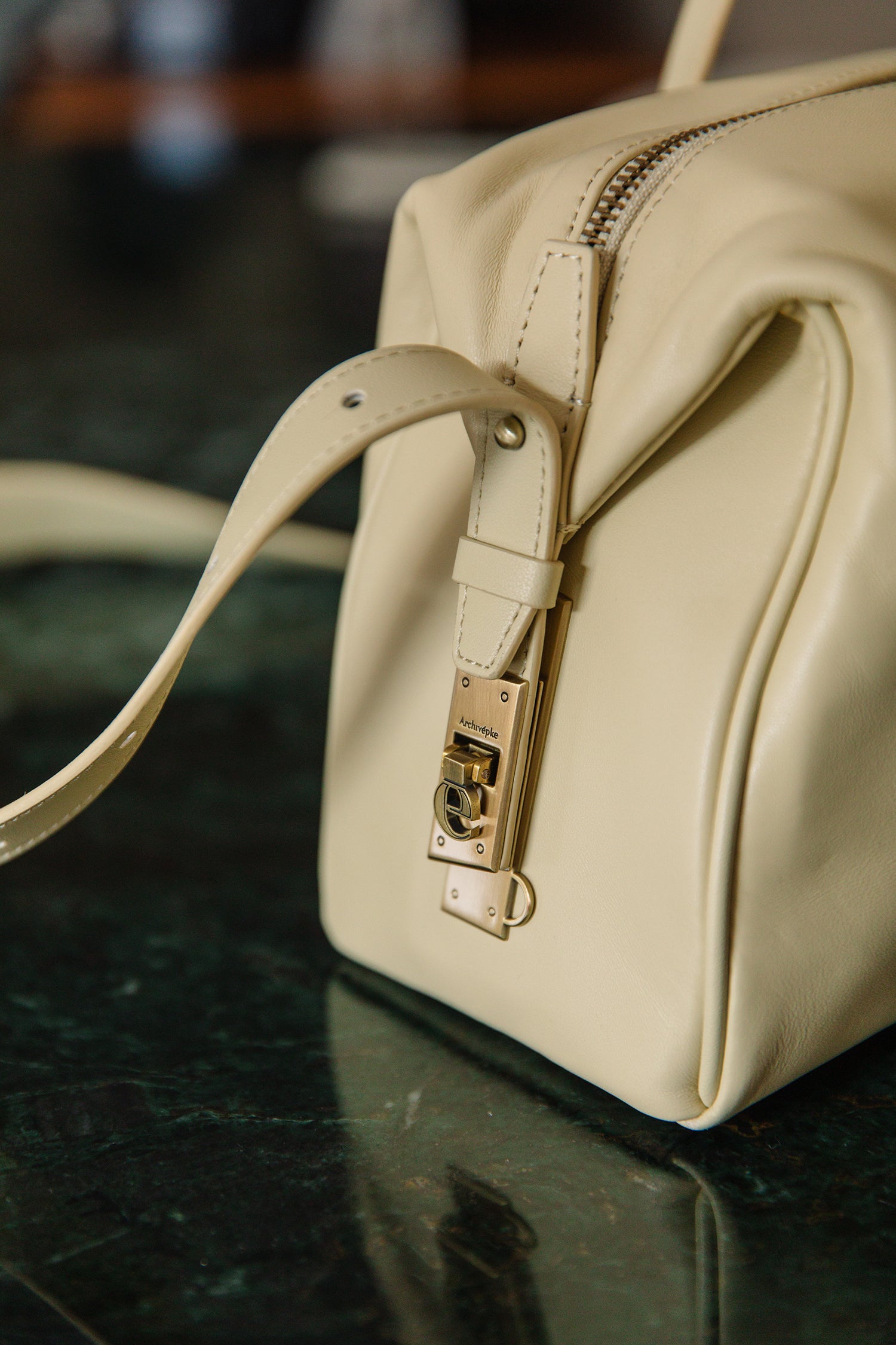 Clip tote bag