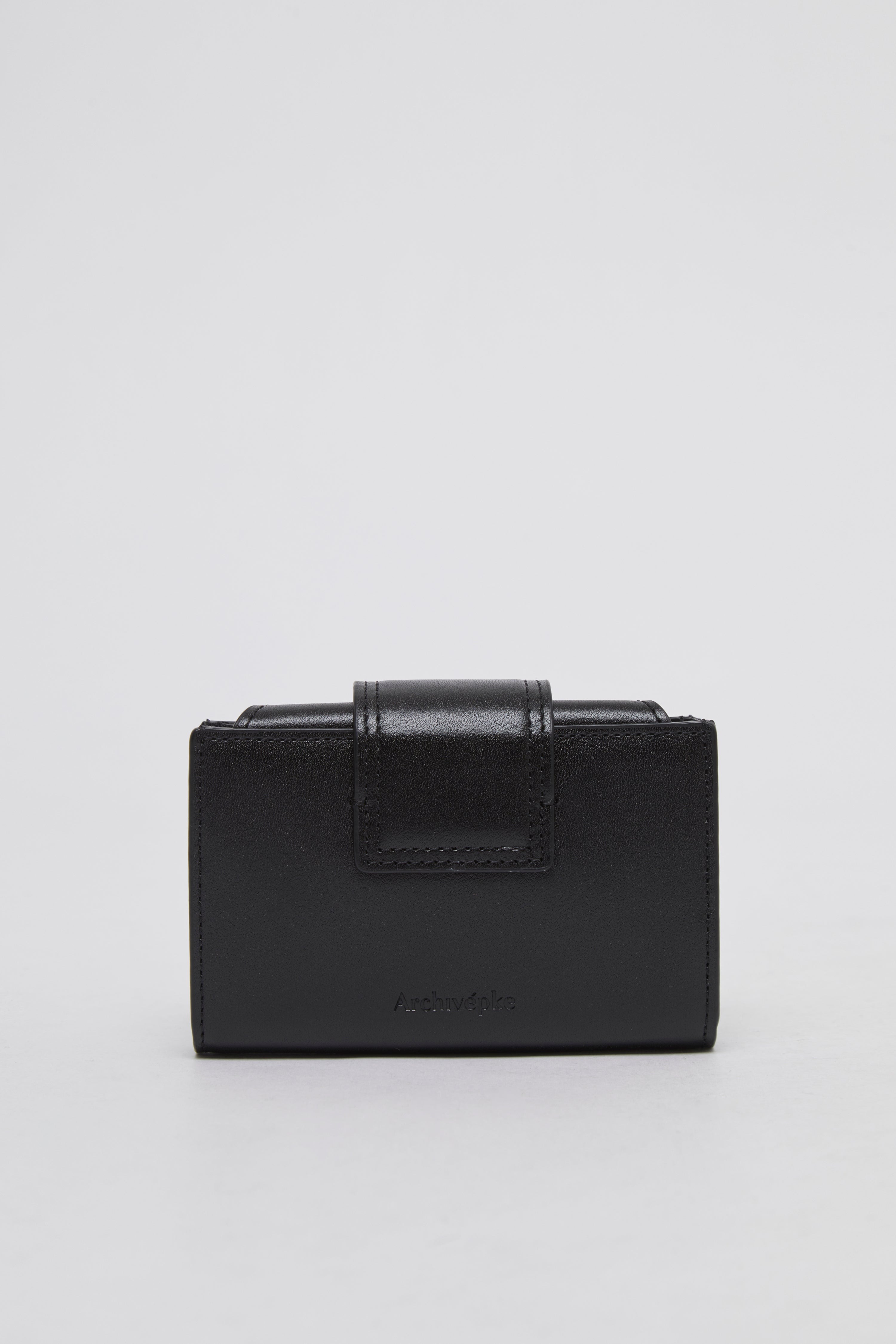 Egg lock wallet