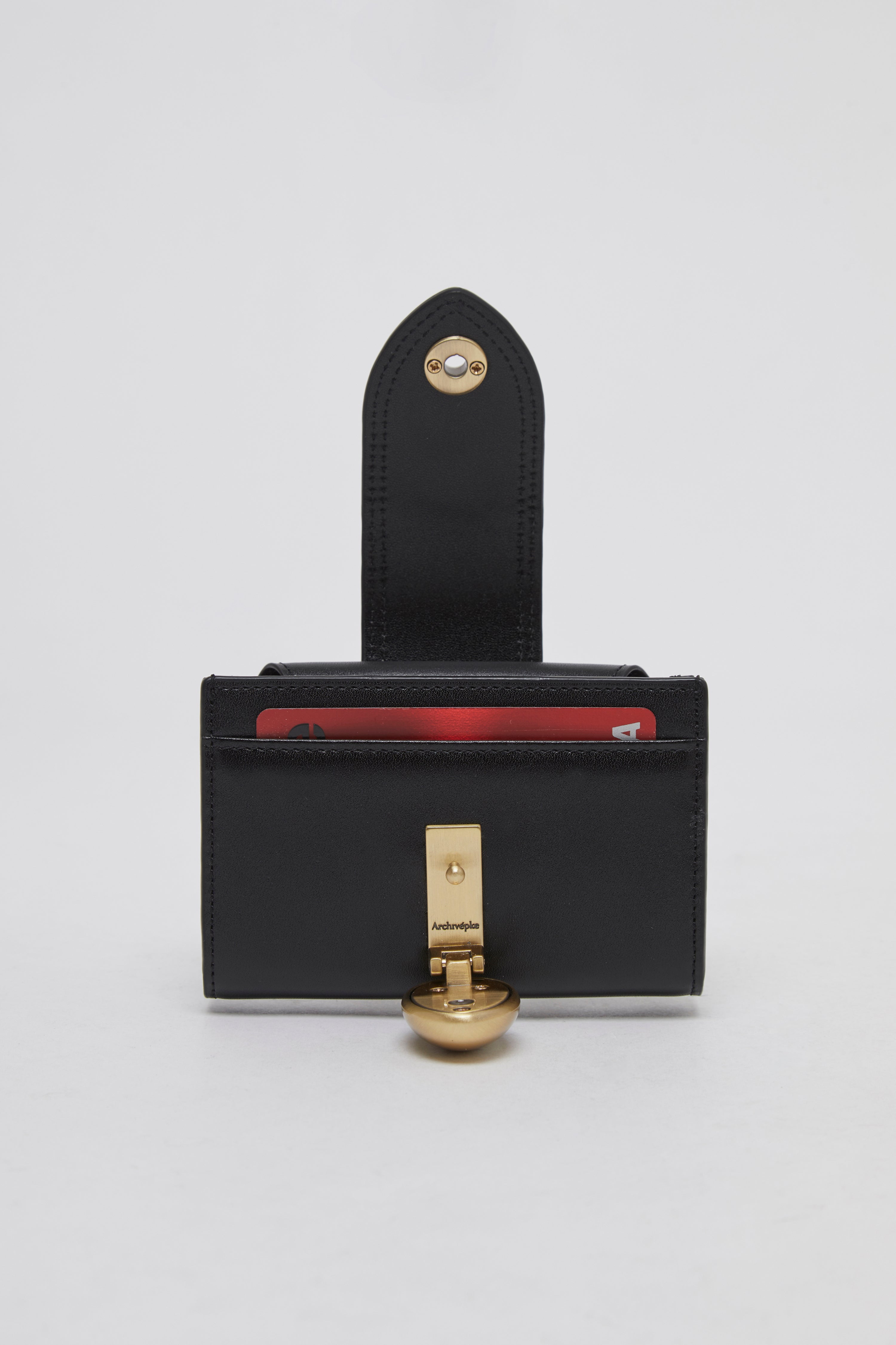 Egg lock wallet