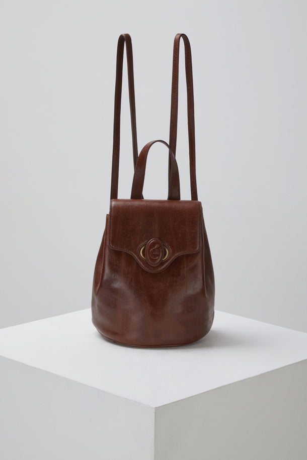 Oval school bag