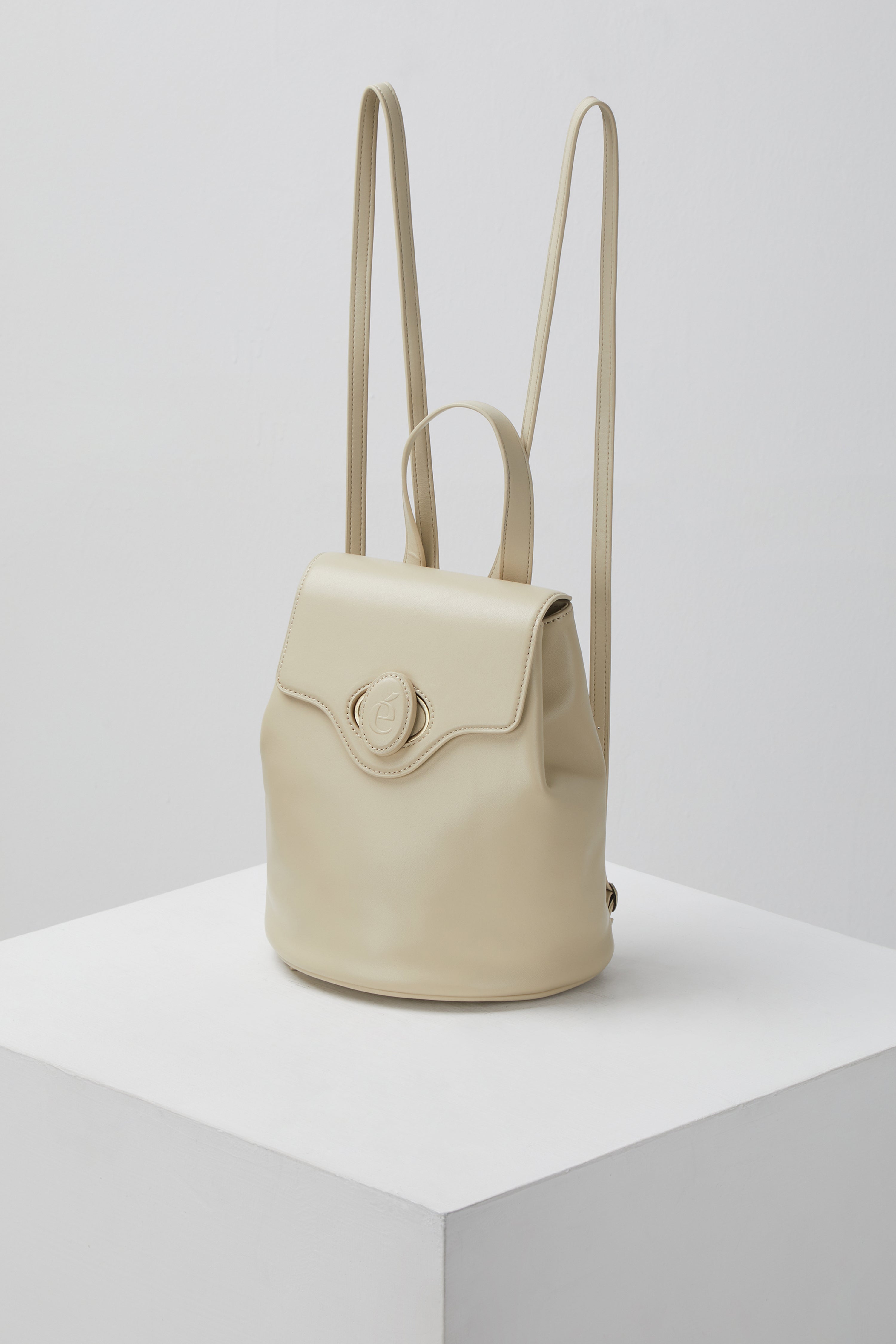 Oval school bag