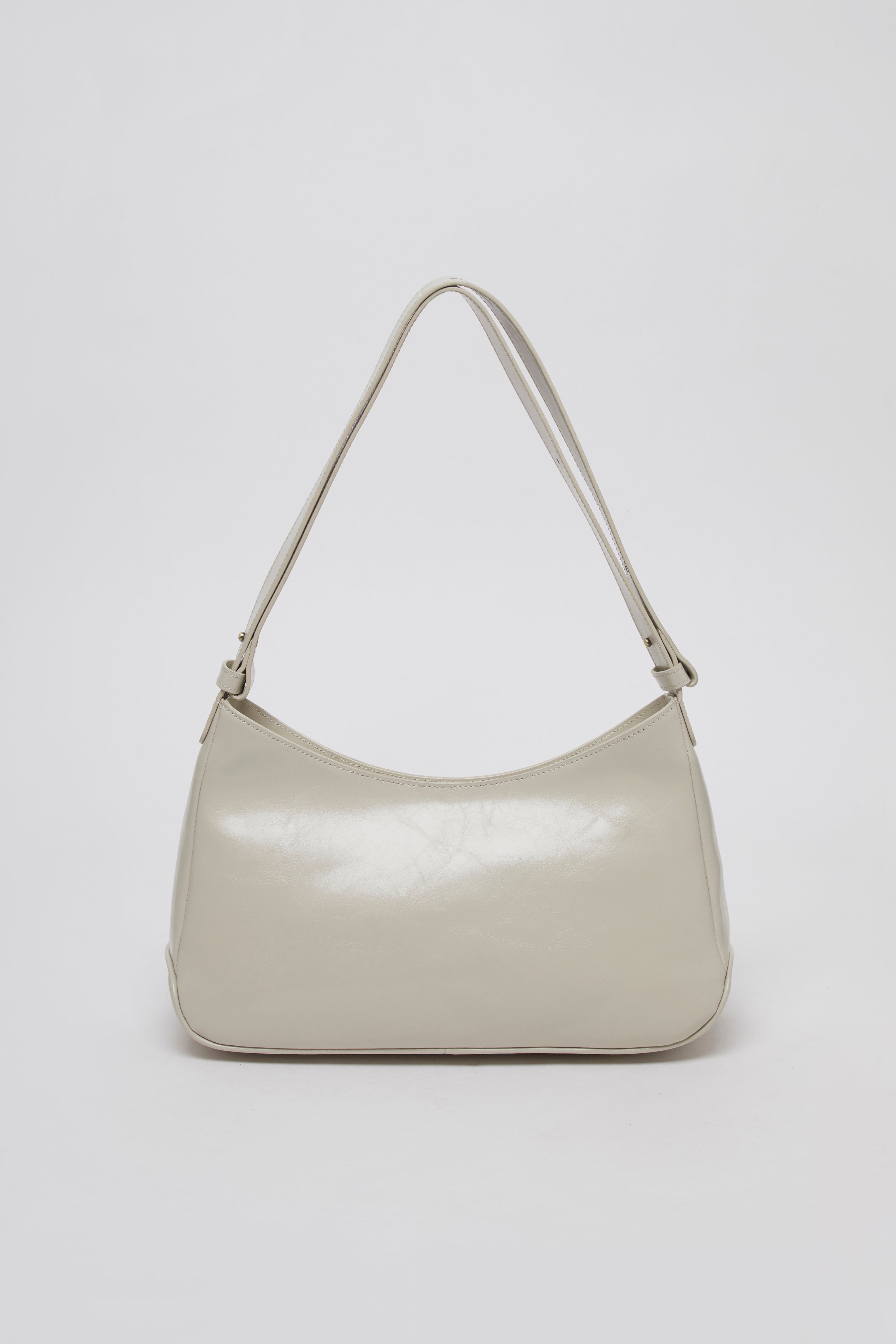 Oval room bag