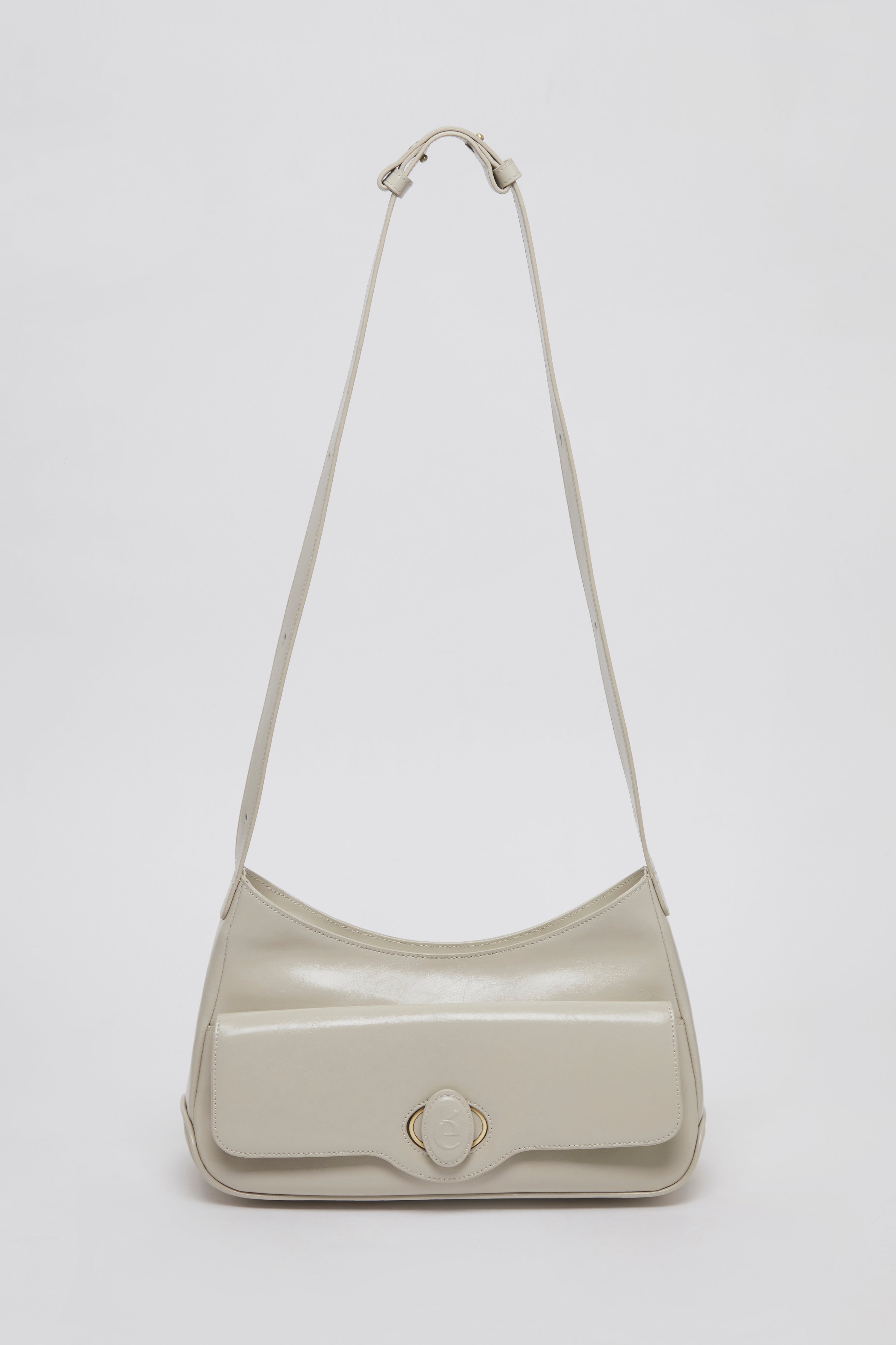 Oval room bag
