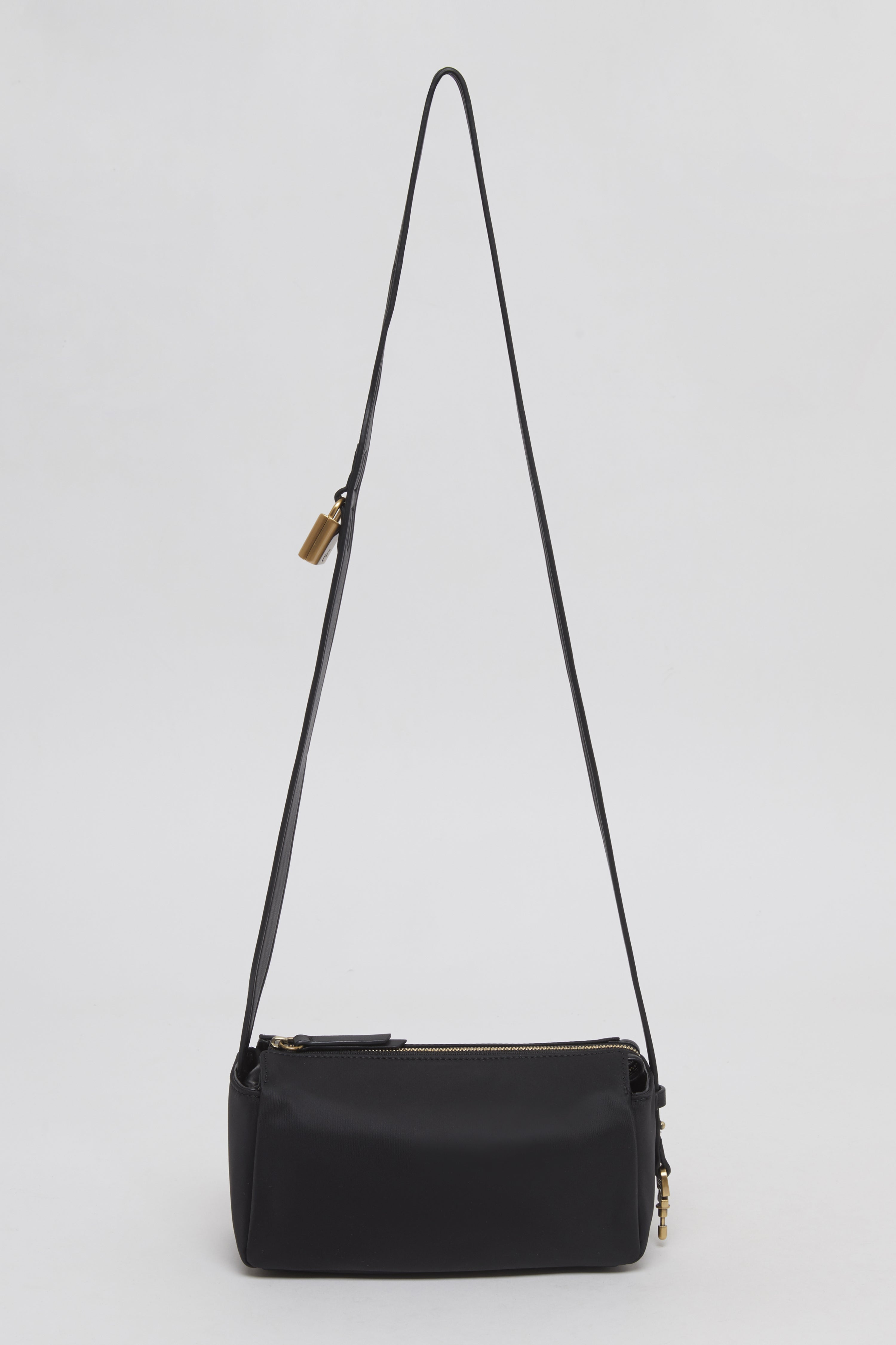 人気★ARCHIVEPKE★LUV LOCK TOAST BAG (NYLON)★ナイロンバッグ OVBAX25104BLK_LZ1.jpg?v=