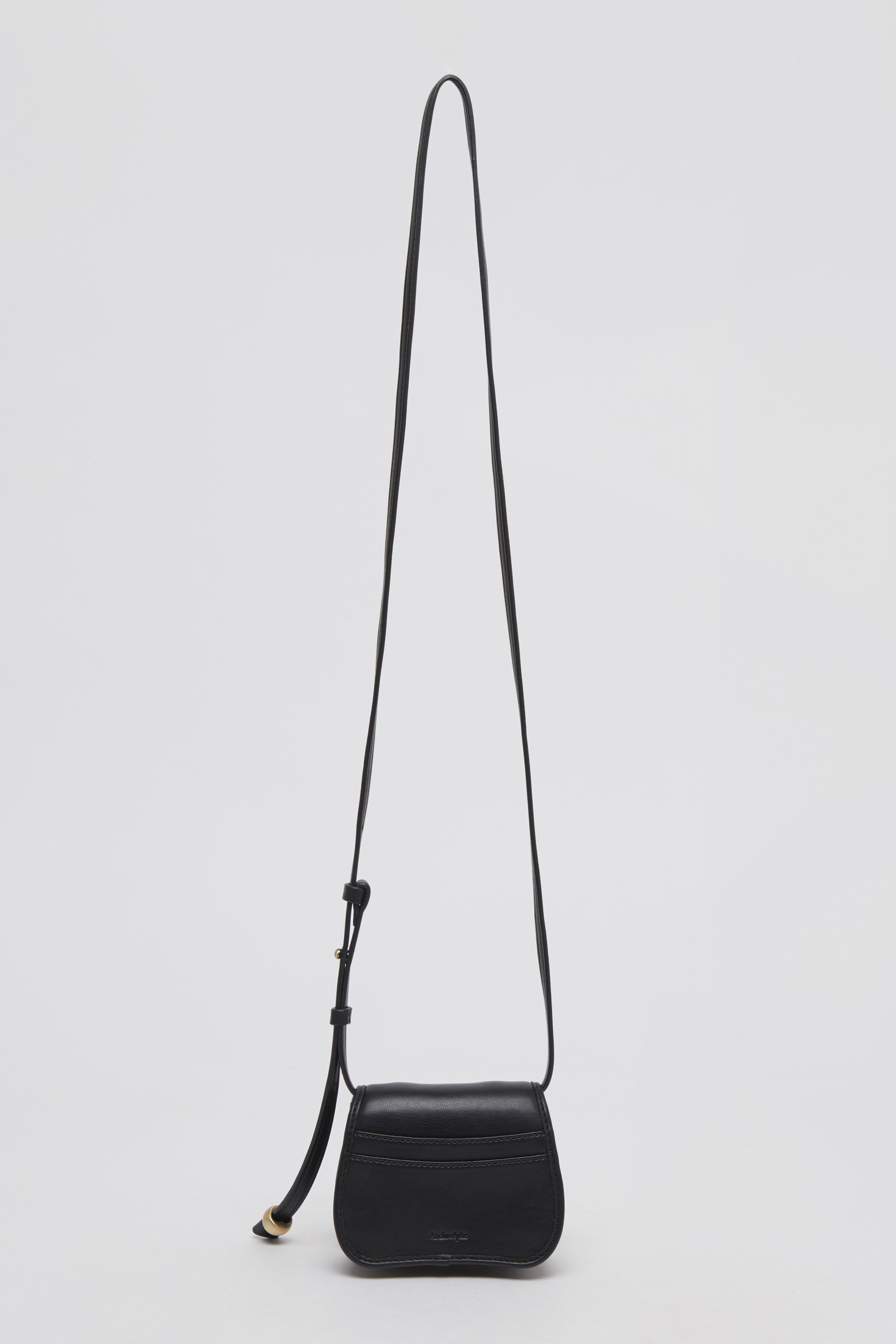 Egg wallet bag