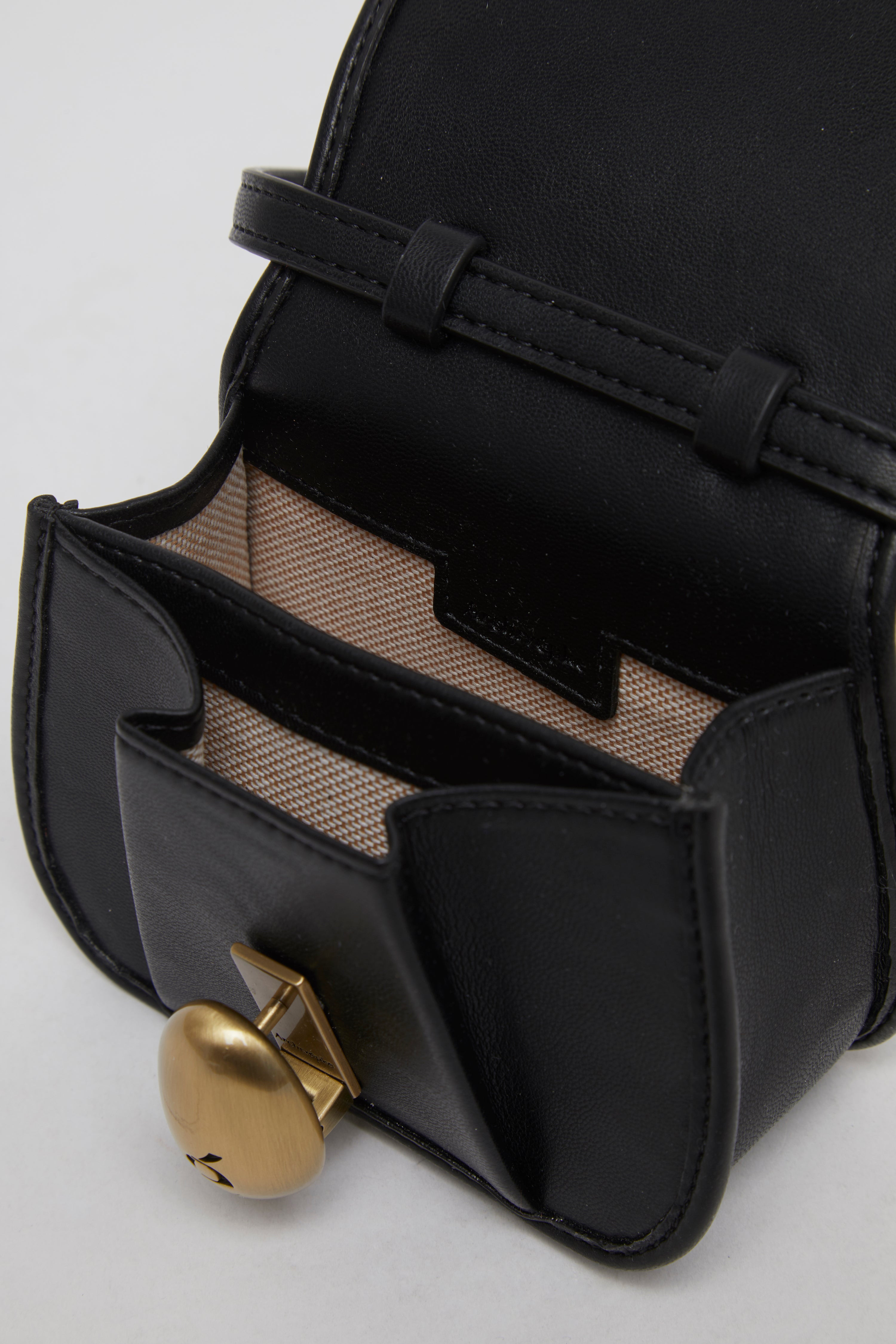 Egg wallet bag